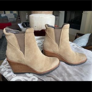 Sorel suede wedge bootie women’s size 5